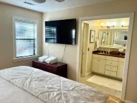 Charming 3-bedroom house in South Mount Pleasant minutes away from the beach!