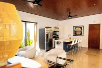 Los Padrinos Compound @Surf City + AC + Pool + Wifi #1 Hotels in Caserio Hacienda San Alfonso