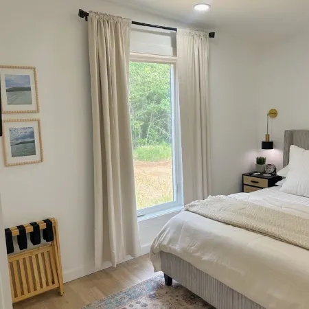 Luxury 2 Bedroom Lakeside Cabin in Murray KY with Lake Access