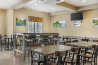 Best Western Plus Saint John Hotel  Suites - breakfast