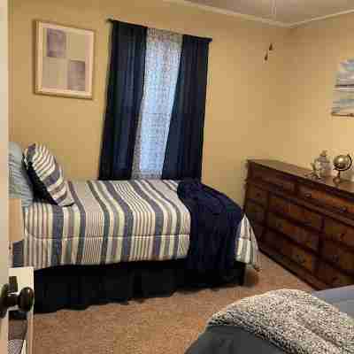 3-bedroom house in delightful Macon with WiFi, AC Rooms