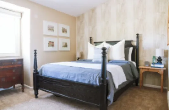 Updated 4 Bedroom Home Near Stunning Lake • Cozy Fire Pit • 40 Mins from RMNP