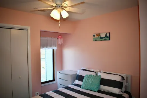 3 miles from the Beach! Updated townhome and community pool in Bethany Medows