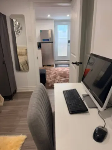 Dream Home, Cosy, nice, quiet environment, best getaway location for your trip.