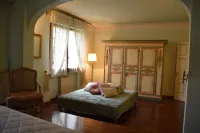 Elegant apartment with large terraces in quiet residential area.