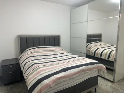 DETACHED HOUSE FOR 16 PEOPLE Hôtels à proximité de : Jardin de la Méridienne