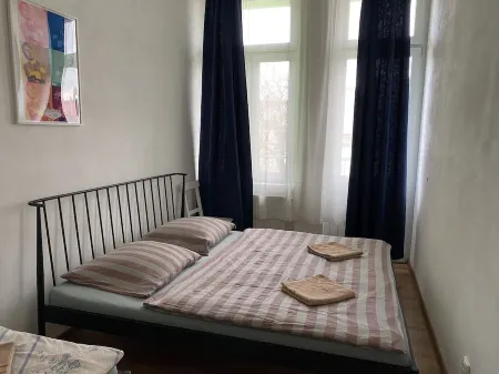 Sunny Apartment im Stadtzentrum am Park Отели рядом с достопримечательностью «Lázeňský park»