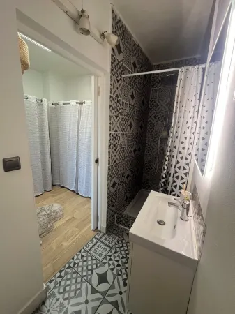 Village House Отели в г. Вовер