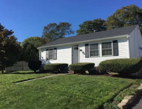 Make this charming, modern retreat your home away from home!!