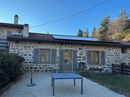 Moulin des Comtes, 4-person gîte in the heart of the Ance valley. Отели в г. Вивроль