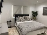 Charming 2-bedroom house in the heart of Tarzana located near the 101 freeway 브레머 컨트리 클럽 주변 호텔