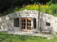 Maison Terre Cabanes de Fallot / sauna - cold bath / shared natural swimming pool