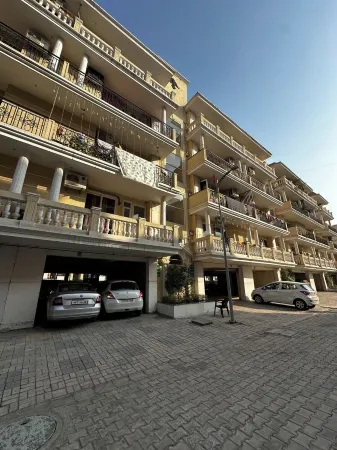 Spacious 3-bedroom apartment with AC, WiFi in wonderful Zirakpur