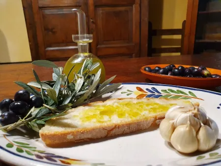 Holiday, where Tuscany is still authentic. 16th c. Villa, Infinity pool: Leccio