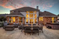 Modern Lake House 4 Bed 3 Bath Breathtaking Views