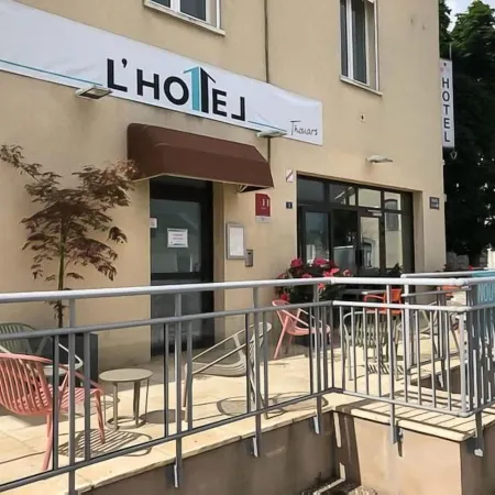 Lhotel Отели в г. Туар