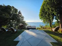 Stunning High Bank 3 BDRM w/ Ballroom on the Salish Sea