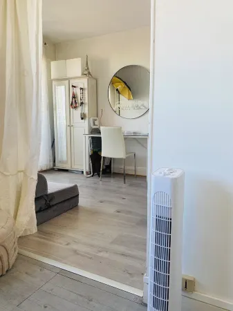 Pleasant Paris apartment Отели рядом со станцией Porte D'Italie Station