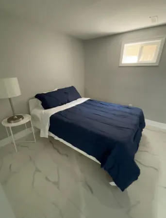 Your Home Away From Home Basement 3 Bedrooom 2 Full Washroom Отели рядом с достопримечательностью «Pearson Convention Center»