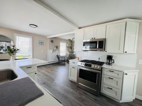 Welcome to your Cozy Oceanside Oasis! Sleeps 10! Water Access from the Backyard! Hoteles en Portsmouth