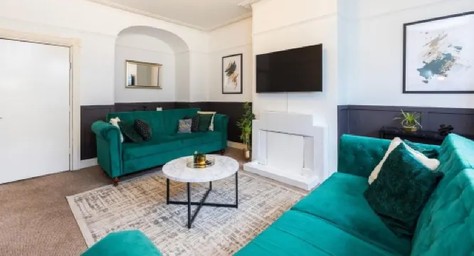 Gorgeous & Huge 3Br Home City Centre by Luxiety Stays