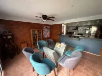 Comfortable house in Eterna Primavera, ideal for families and friends.