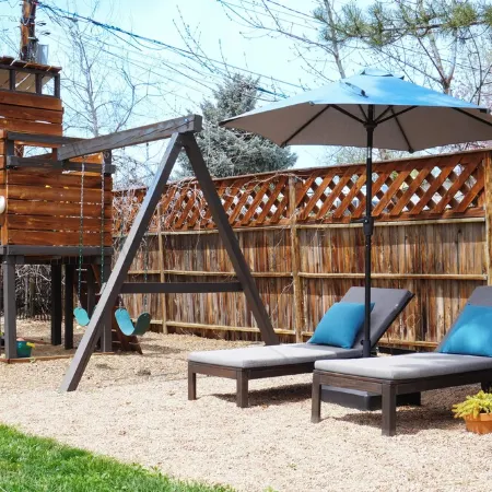 4Br Olde Town ~ Firepit ~ Outdoor Heated Dining ~ Playset