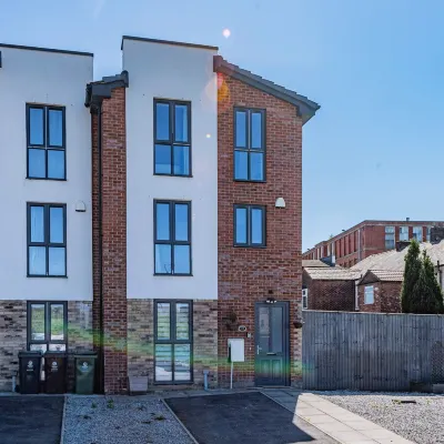 Luxury Retreat for 10 with Hot Tub and Spacious Garden 페일스워쓰 호텔