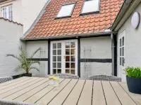 "Zezilie" - 500m from the Sea Hotels in Faborg