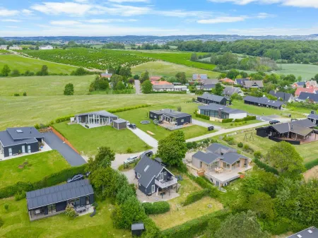 "Chayton" - 450m from the Sea