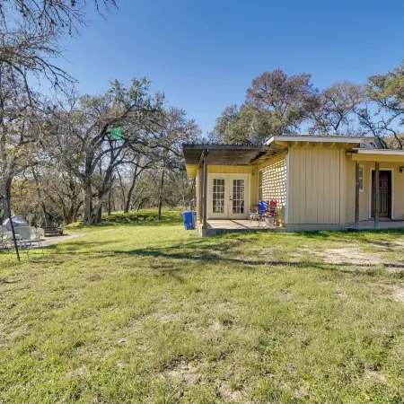Cozy Bandera Cottage w/ Medina River Access!