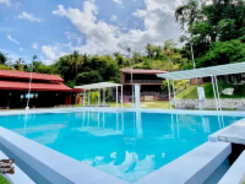 24/7 Lantawan Resort オスロブのホテル