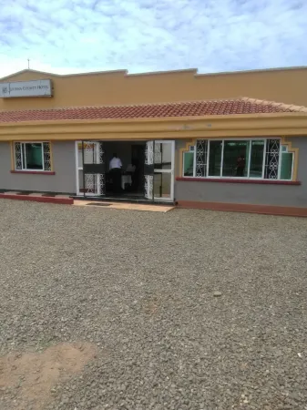 Juliana County Hotel Отели в г. Бондо