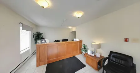 Kings Inn Near the Falls