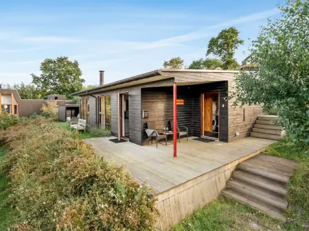 "Eila" - 400m from the Sea