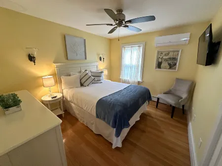 86 Dr Marcus House - Popular Broadway Area Отели рядом с достопримечательностью «Rosecliff»