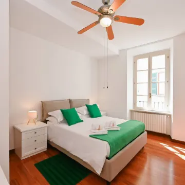 One & Only Lake View Apartment in Central Como