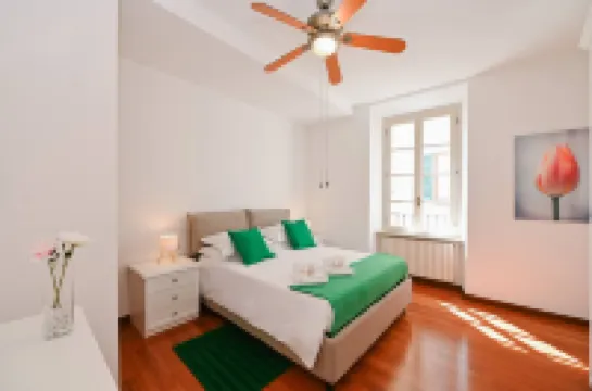 One & Only Lake View Apartment in Central Como