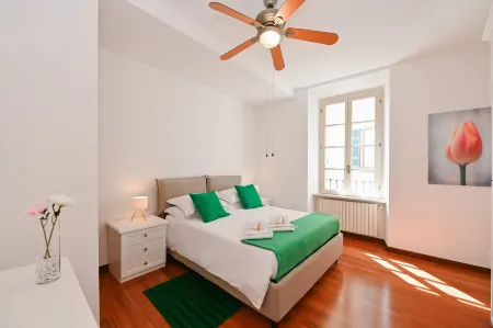 One & Only Lake View Apartment in Central Como