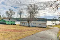 Saluda River Retreat w/ Boat Ramp & Water Views! - 3 tähden