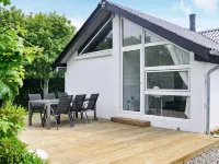 6 person holiday home in Struer-By Traum