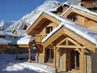 Chalet in Les Deux Alpes with Private Pool