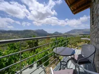Villa in Crete with Private Pool & Mountain Views -  Ferienhäuser