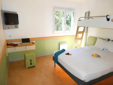 Ibis Budget Marne la Vallée Отели в г. Сен-Тибо-Де-Винь