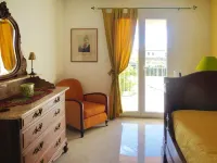 Premium villa with garden and pool, Lambesc Hotels in Lambesc