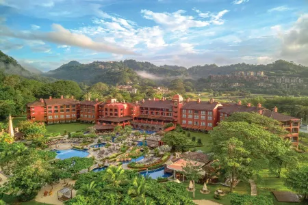 Marriott Vacation Club at Los Sueños Отели рядом с достопримечательностью «Punta Leona»