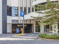 Peppers Broadbeach - Parking