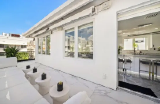 Modern Mansion of Miami- Sleeps 12- Versace Mansion Neighbor {Floor 2 & 3}