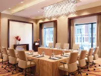 Four Seasons Hotel Denver Hotels near Park Hill