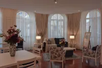 Parc Royale Suites Hotel